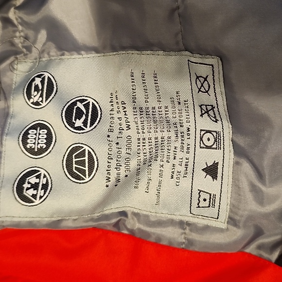 Top Golf Cutter and Buck addition Coat - Picture 14 of 16